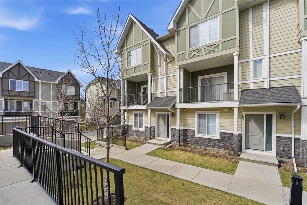 301 Nolanlake Villas NW, Calgary — photo 5 of 39
