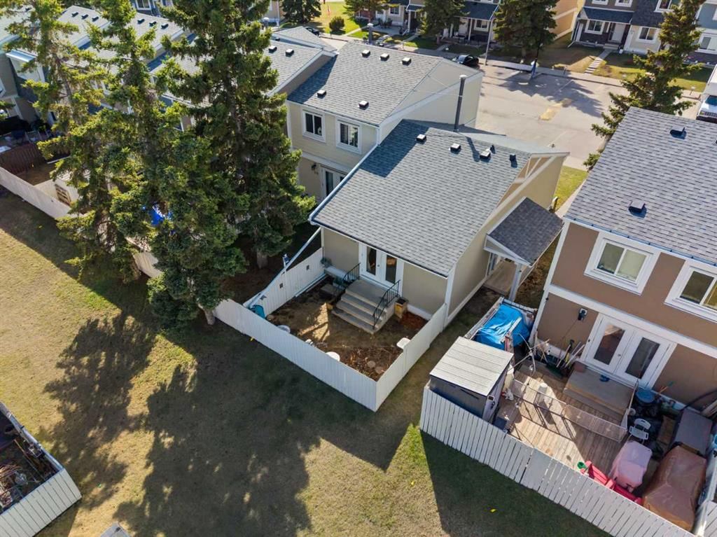 338 Georgian Villas NE, Calgary — main listing photo