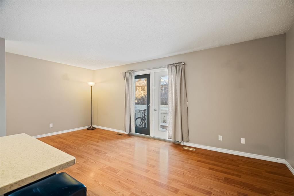 338 Georgian Villas NE, Calgary — photo 3 of 37
