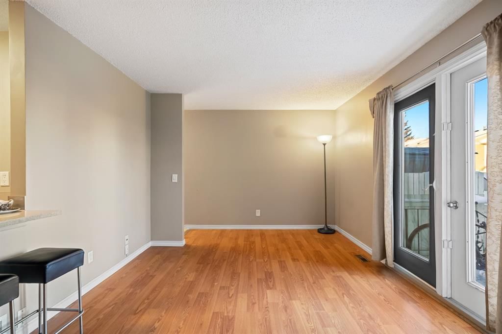 338 Georgian Villas NE, Calgary — photo 5 of 37