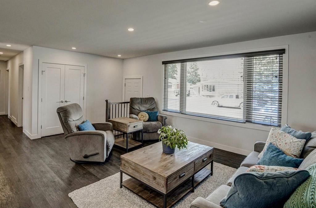 7024 20 Street SE, Calgary — photo 5 of 50