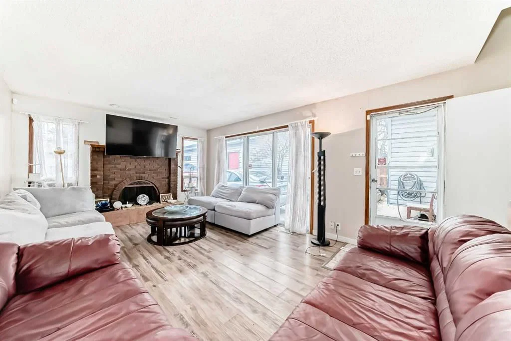 5411 Temple Road NE, Calgary — photo 3 of 26