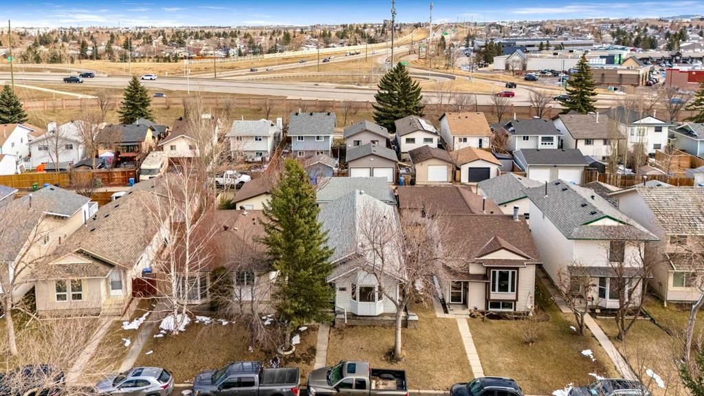 28 Riverbirch Place SE, Calgary — photo 2 of 38