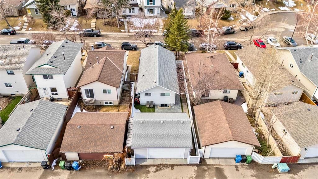 28 Riverbirch Place SE, Calgary — photo 3 of 38