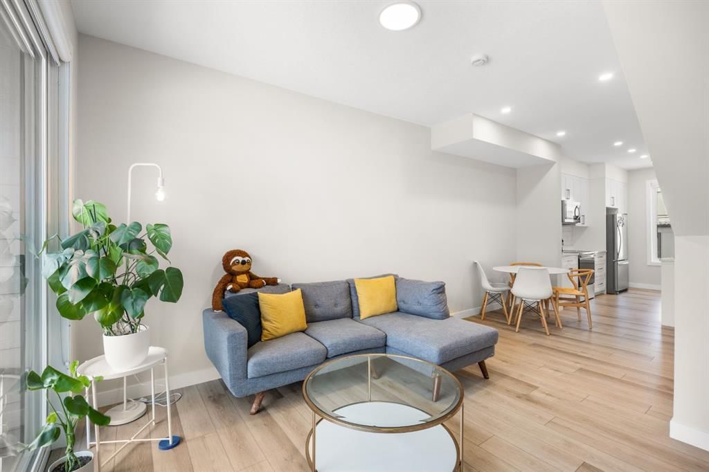 306 Evanscrest Square NW, Calgary — photo 5 of 28
