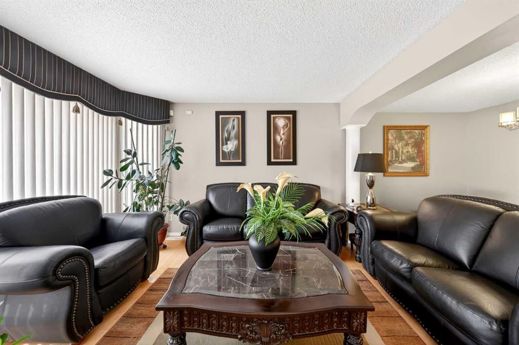 238 Royal Birch View NW, Calgary — photo 3 of 44
