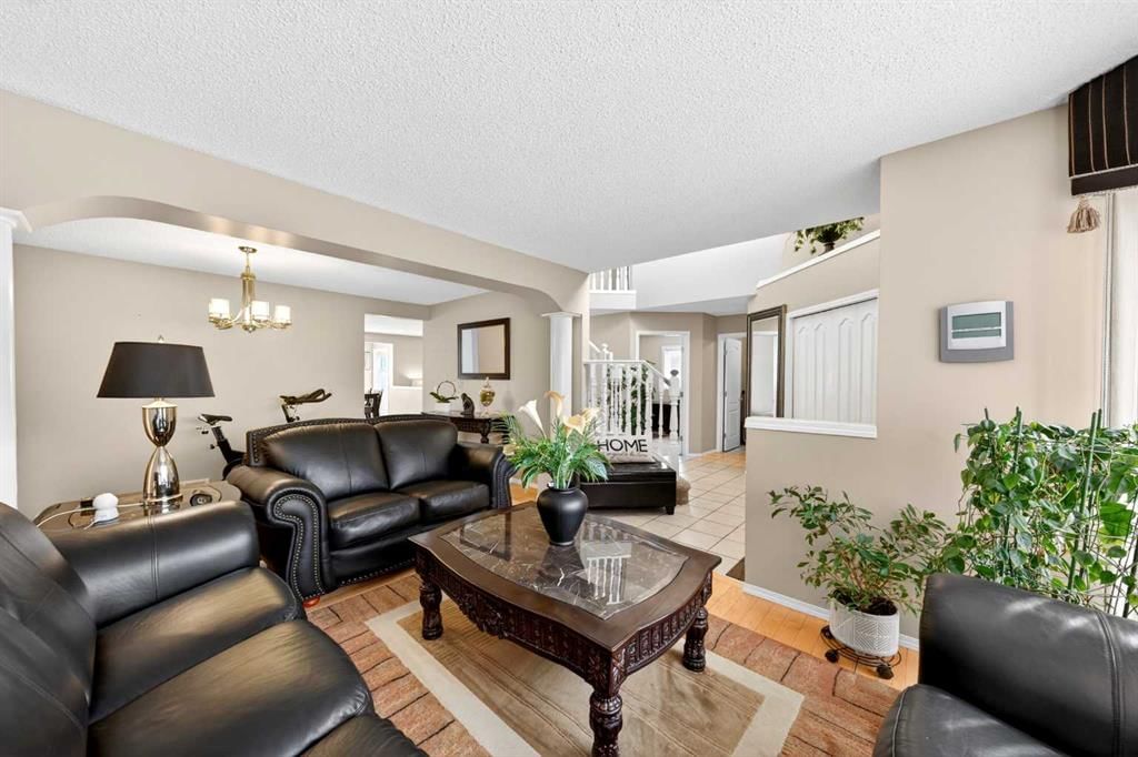 238 Royal Birch View NW, Calgary — photo 5 of 44