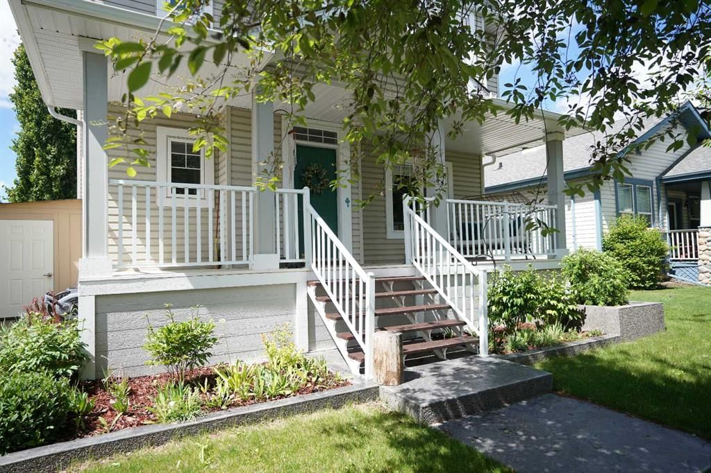 14 Inverness Close SE, Calgary — photo 2 of 44