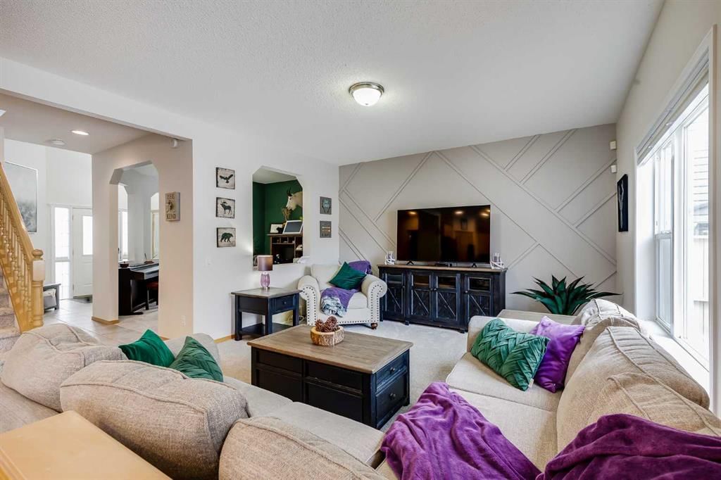 96 Chapala Square SE, Calgary — photo 3 of 39