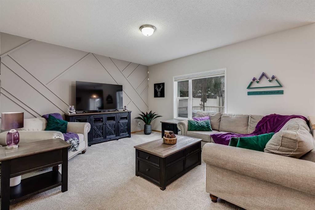 96 Chapala Square SE, Calgary — photo 4 of 39