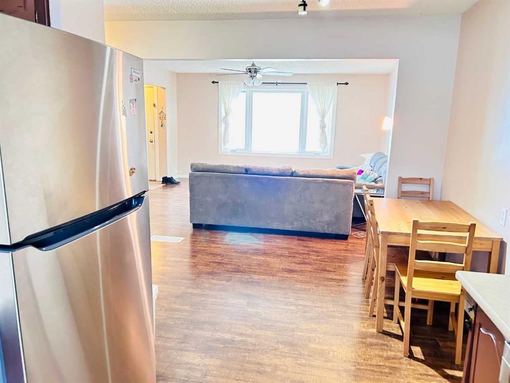 223 Pineland Place NE, Calgary — photo 4 of 22