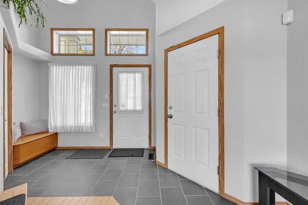 192 Somerglen Common, Calgary — photo 4 of 44