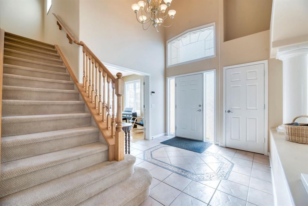 56 Evergreen Crescent SW, Calgary — photo 2 of 50