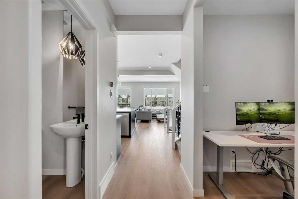 23 Savoy Terrace SE, Calgary — photo 4 of 50
