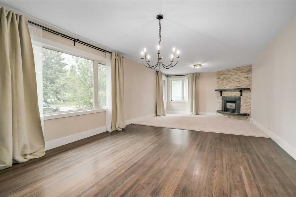 8327 11 Street SW, Calgary — photo 3 of 38