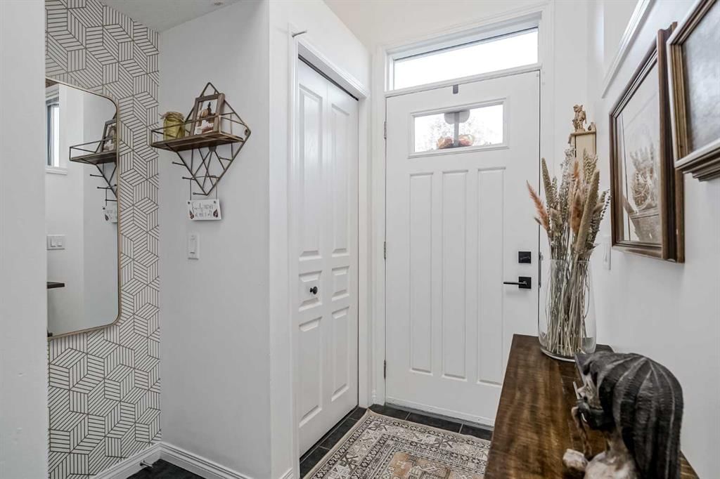 56 Auburn Bay Close SE, Calgary — photo 4 of 41