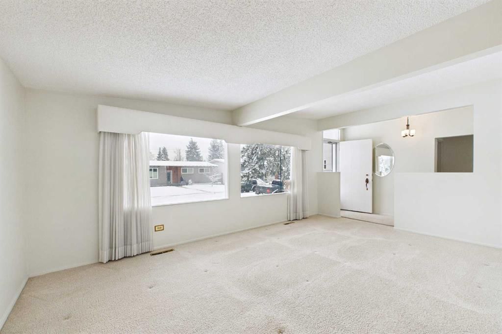 307 Wascana Road SE, Calgary — photo 3 of 39