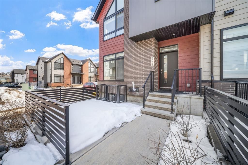 1005 Sage Meadows Gardens NW, Calgary — photo 4 of 34