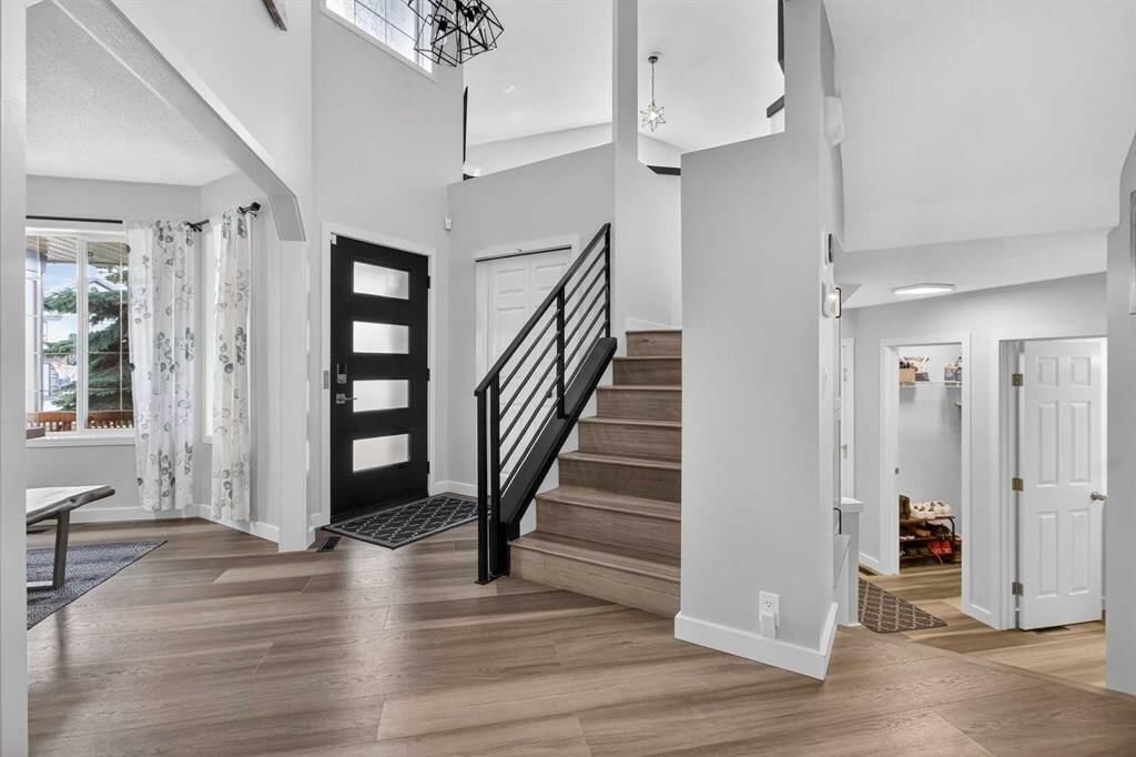 238 Mt Douglas Court SE, Calgary — photo 5 of 42