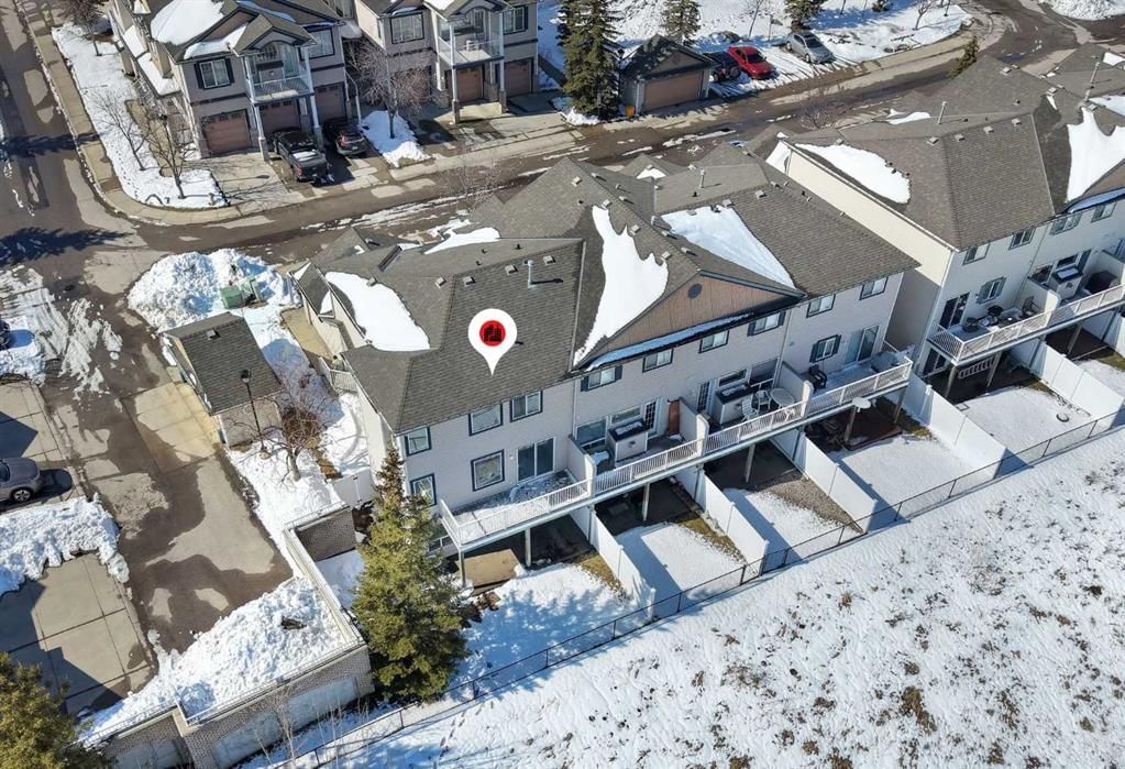 107 Citadel Estates Manor NW, Calgary — photo 4 of 49