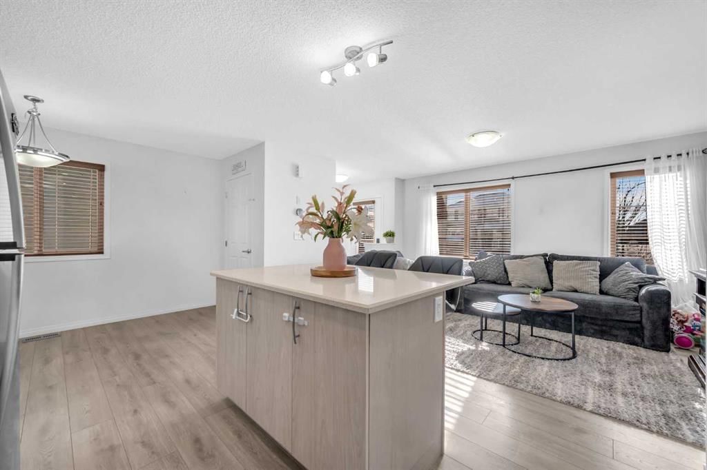 1148 140 Avenue NW, Calgary — photo 4 of 49