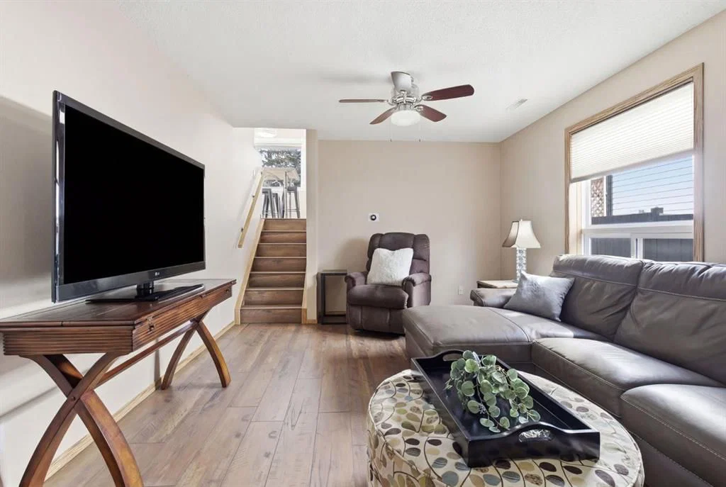 9 Harvest Glen Way NE, Calgary — photo 4 of 34