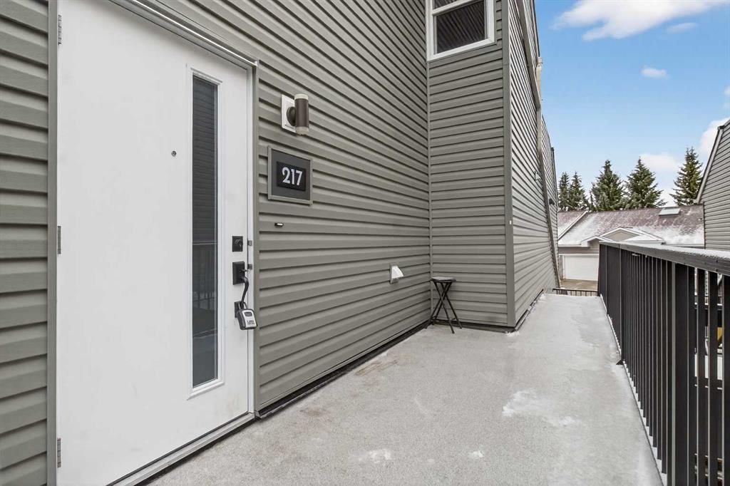 217, 36 Glamis Green SW, Calgary — photo 2 of 29