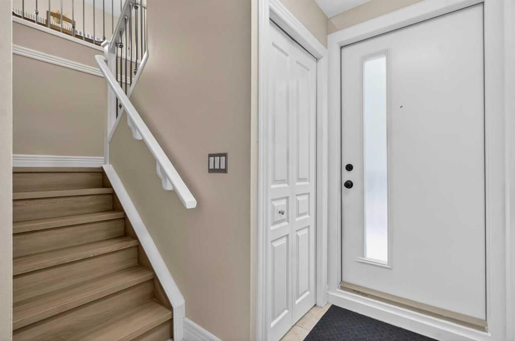 217, 36 Glamis Green SW, Calgary — photo 3 of 29