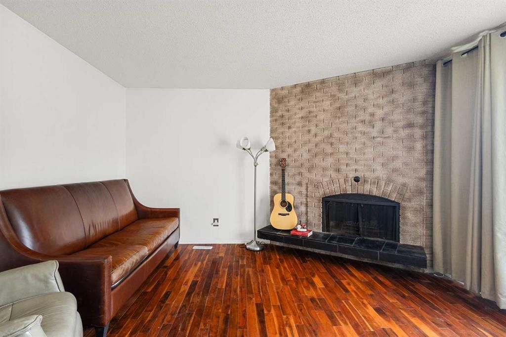 214 Huntington Close NE, Calgary — photo 4 of 33
