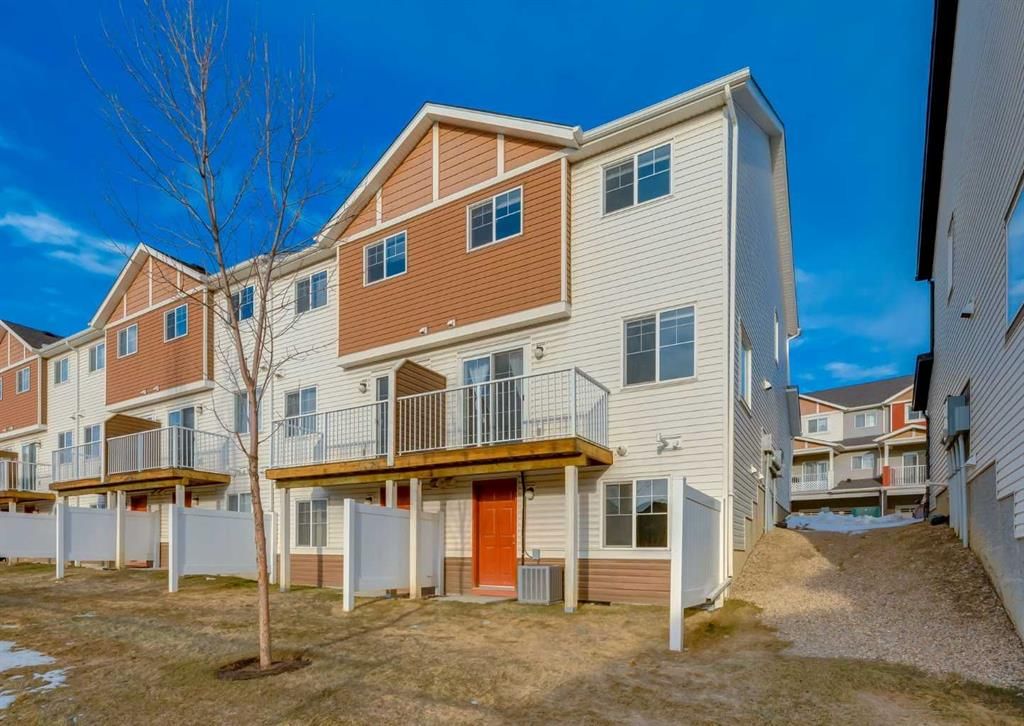14 Pantego Lane NW, Calgary — main listing photo