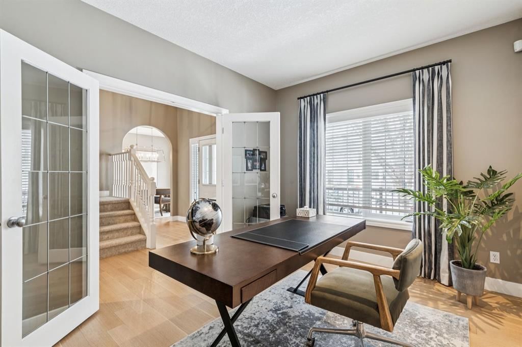 155 Somme Manor SW, Calgary — photo 4 of 50
