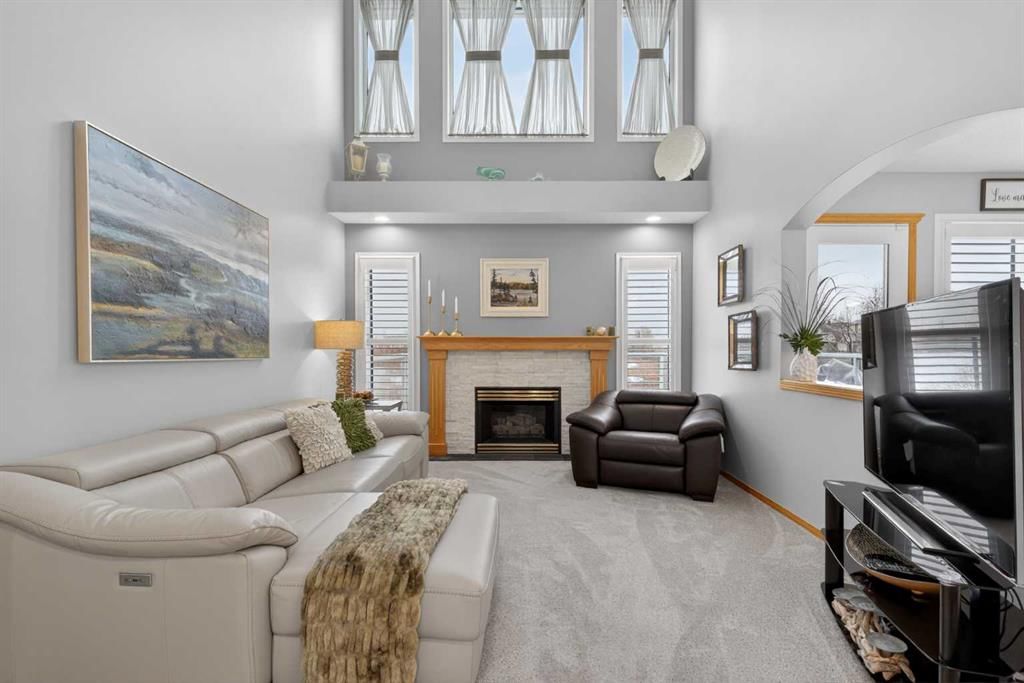 129 Bridlecreek Green SW, Calgary — photo 4 of 42