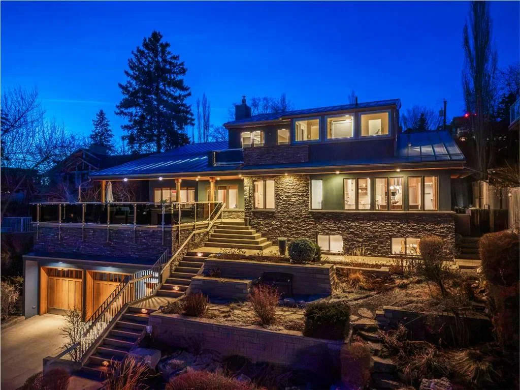 1720 12 Avenue NW, Calgary — main listing photo
