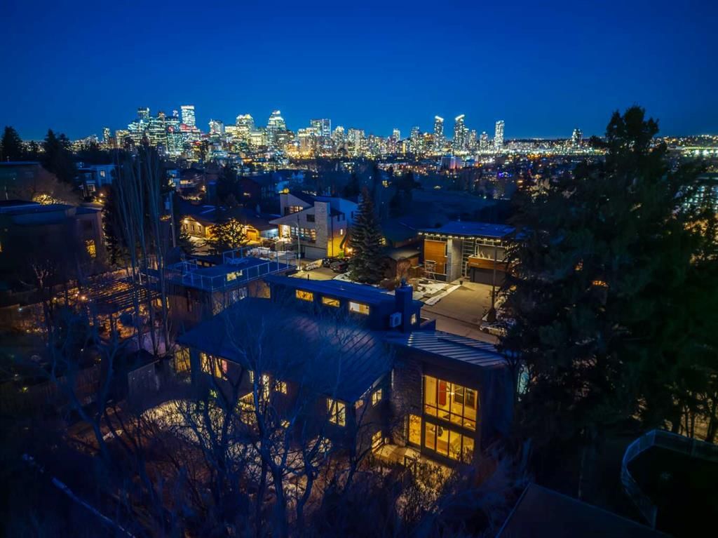 1720 12 Avenue NW, Calgary — photo 2 of 50