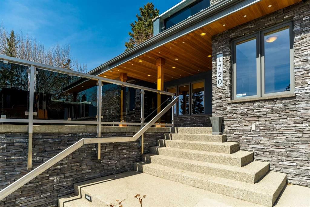 1720 12 Avenue NW, Calgary — photo 5 of 50