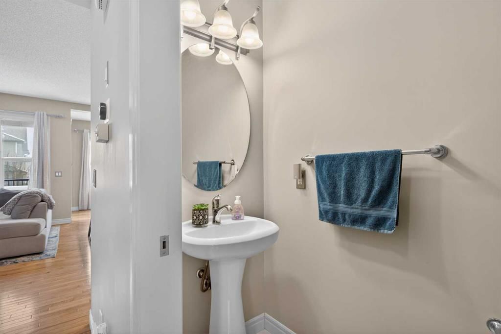 61 Sage Valley Manor NW, Calgary — photo 5 of 45