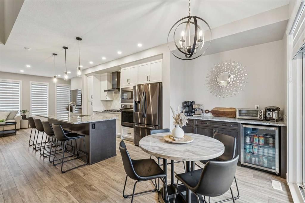 210, 81 Greenbriar Place NW, Calgary — photo 4 of 33