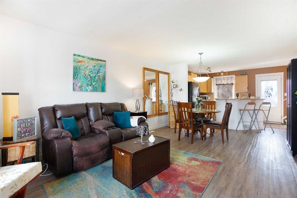 211 Prestwick Heights SE, Calgary — photo 4 of 35