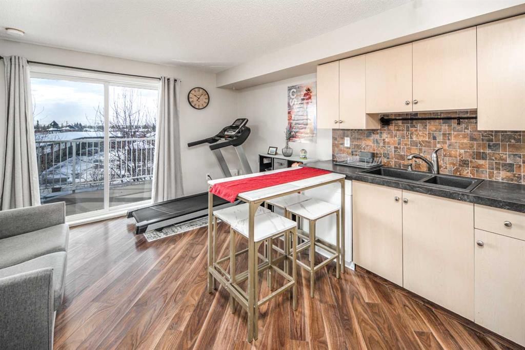307, 17 Country Village Bay NE, Calgary — photo 5 of 19