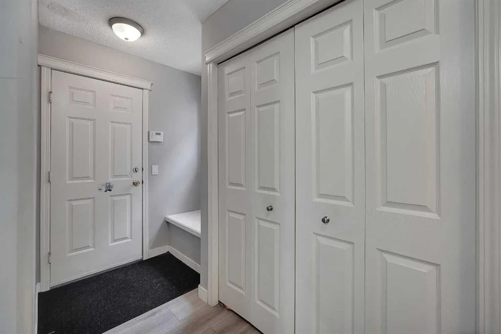 14 Marthas Close NE, Calgary — photo 5 of 46