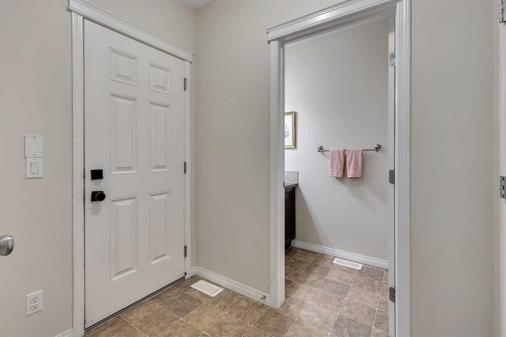 190 Covecreek Place NE, Calgary — photo 4 of 35