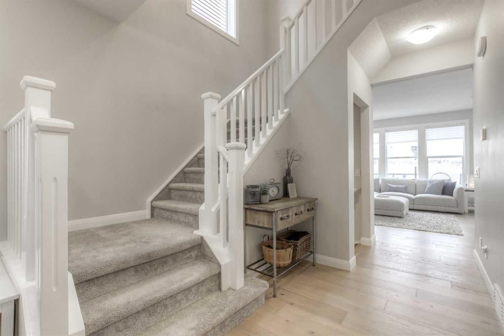 54 Silverado Plains Common SW, Calgary — photo 3 of 50