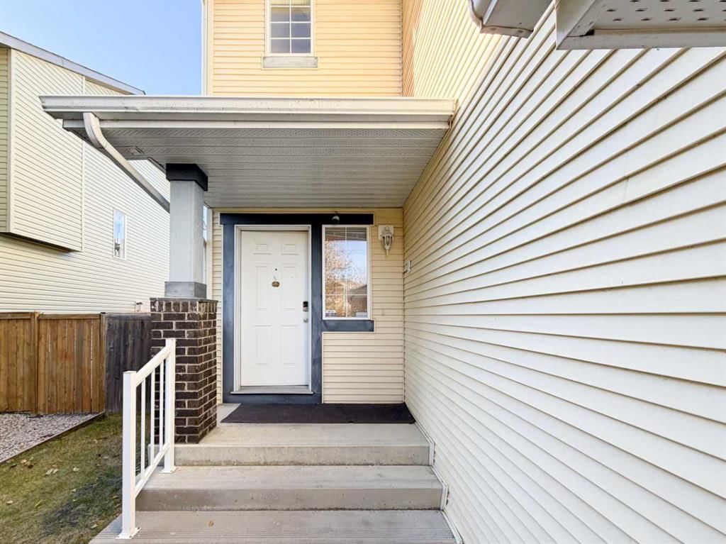 21 Panamount Hill NW, Calgary — photo 2 of 50