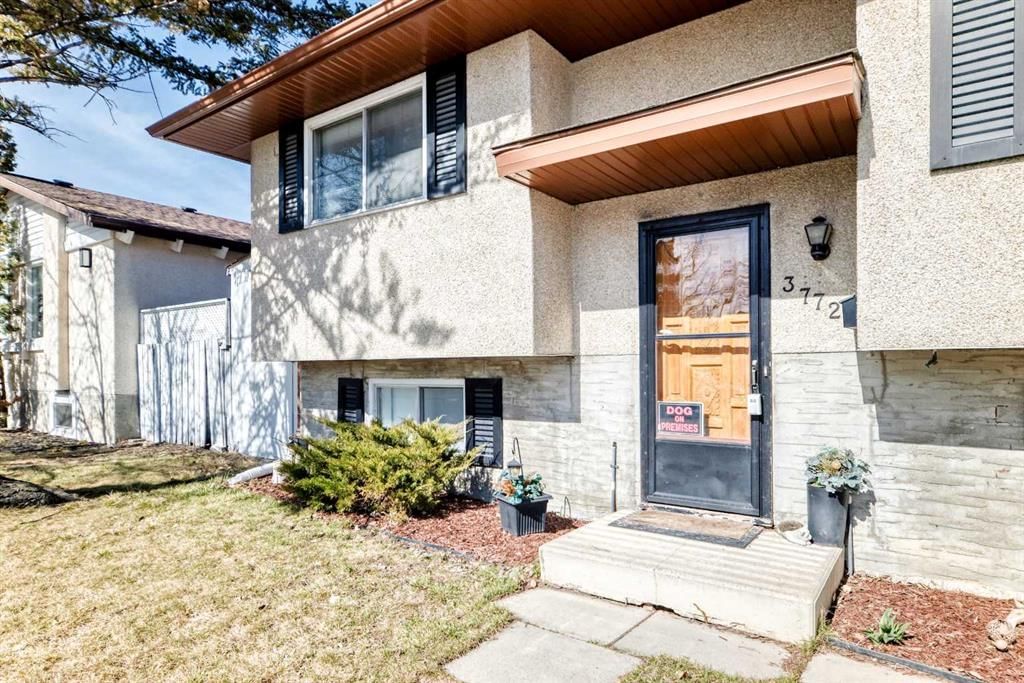 3772 Dover Ridge Drive SE, Calgary — photo 2 of 43