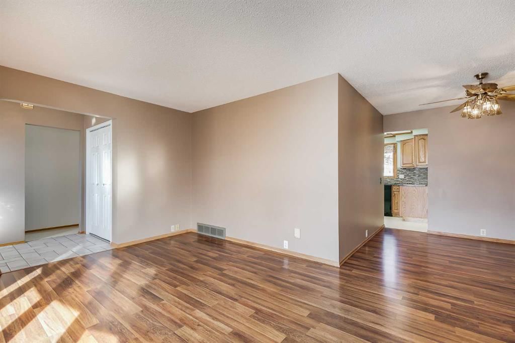 5320 Maidstone Road NE, Calgary — photo 5 of 40