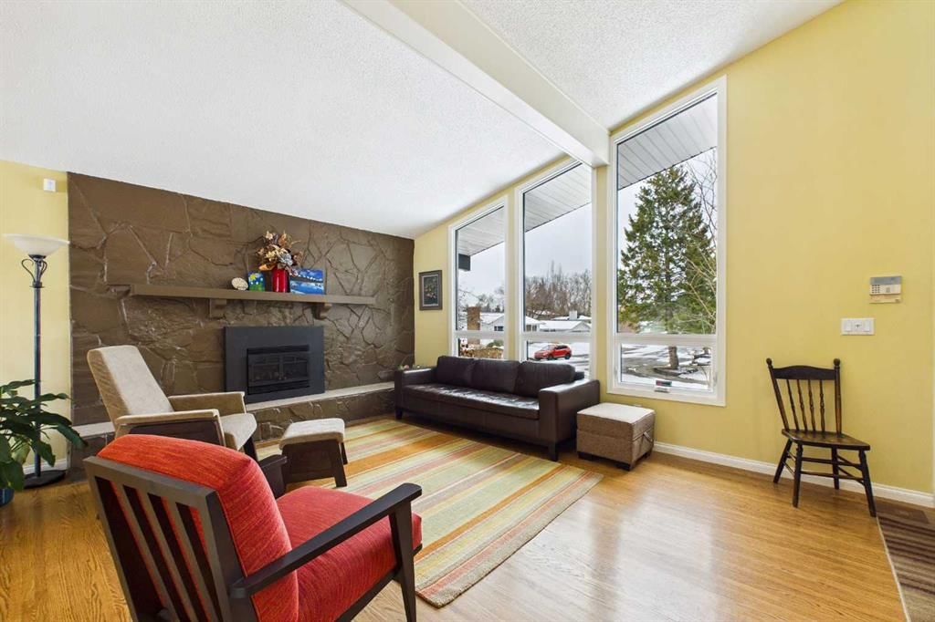 5219 Viceroy Drive NW, Calgary — photo 3 of 41