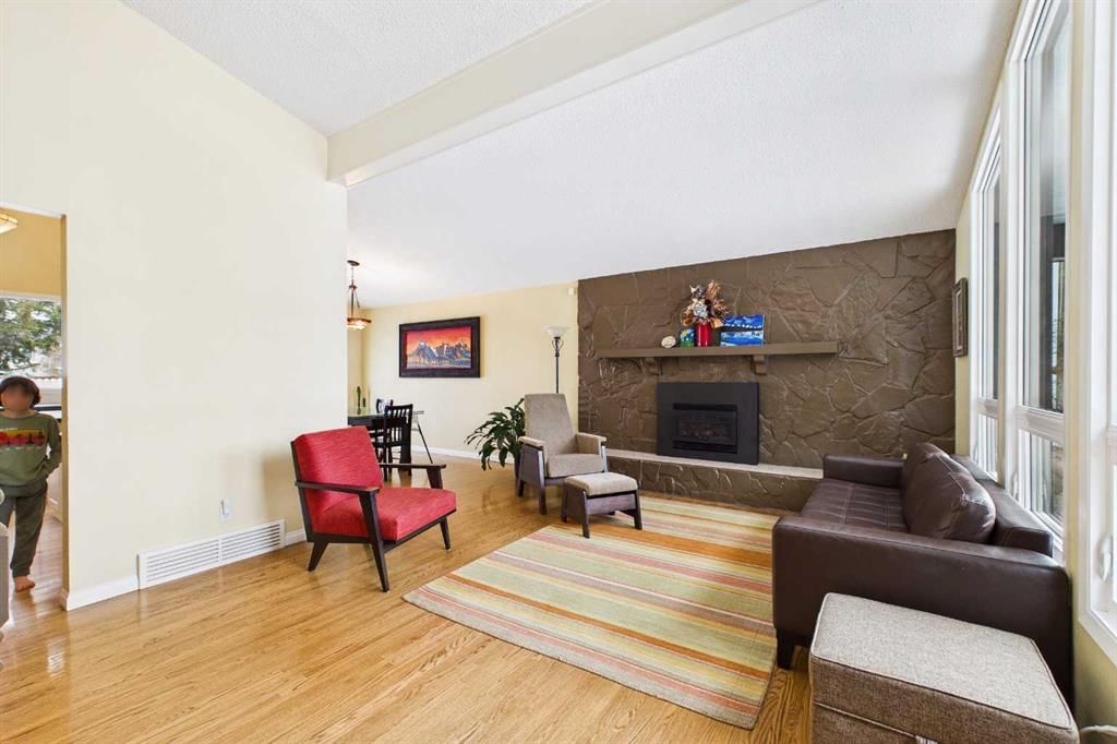 5219 Viceroy Drive NW, Calgary — photo 5 of 41