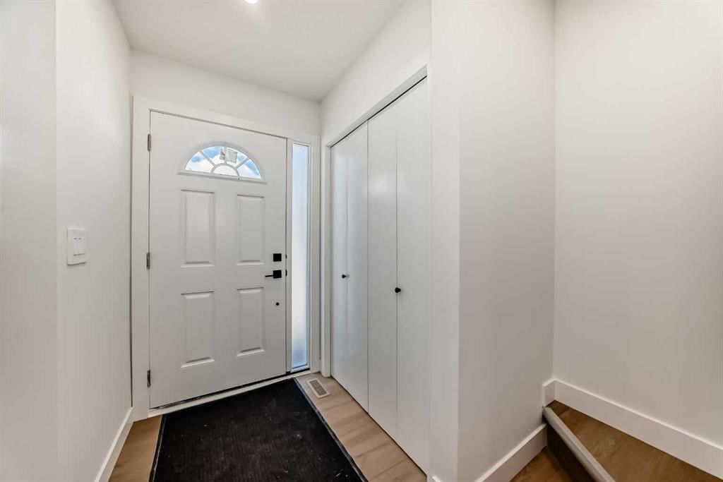 29, 2519 38 Street NE, Calgary — photo 4 of 42