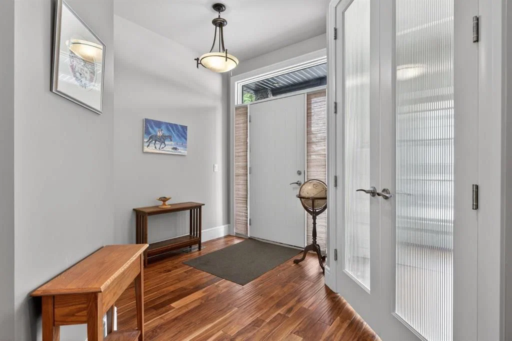 3424 3 Street NW, Calgary — photo 3 of 22