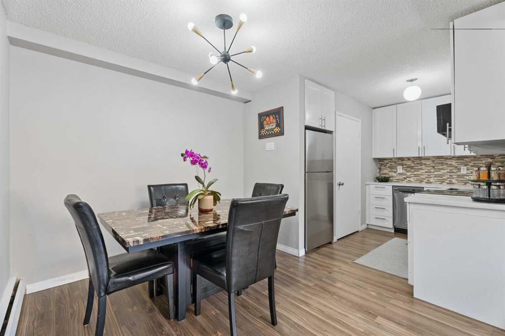 137, 3809 45 Street SW, Calgary — photo 4 of 19